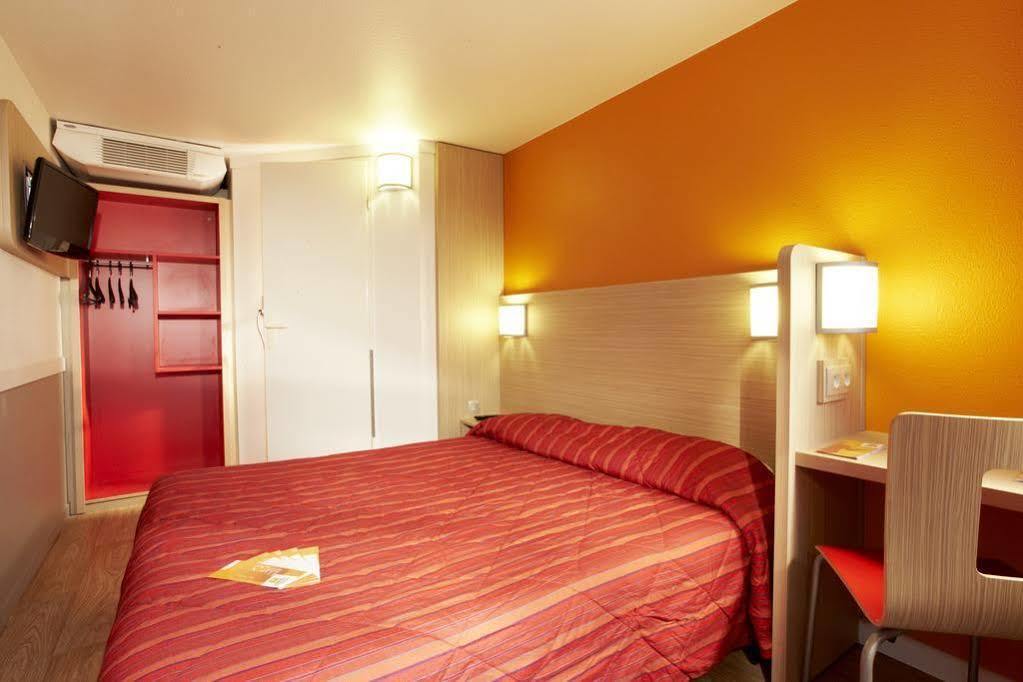 Premiere Classe Paris Ouest - Nanterre - La Defense Exterior foto