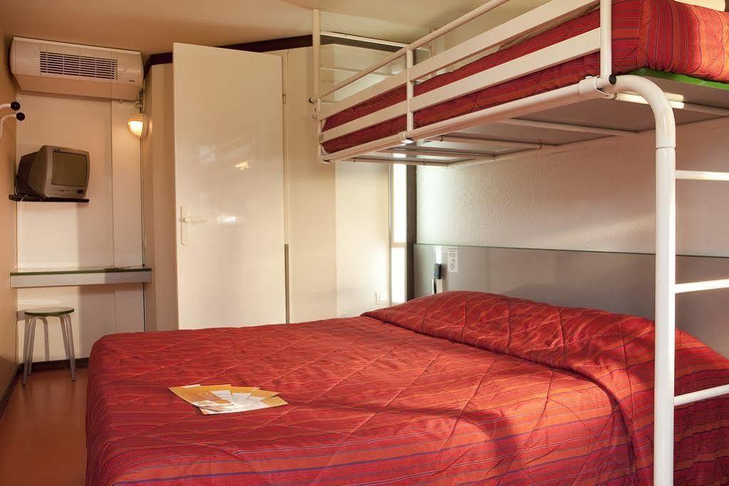 Premiere Classe Paris Ouest - Nanterre - La Defense Exterior foto